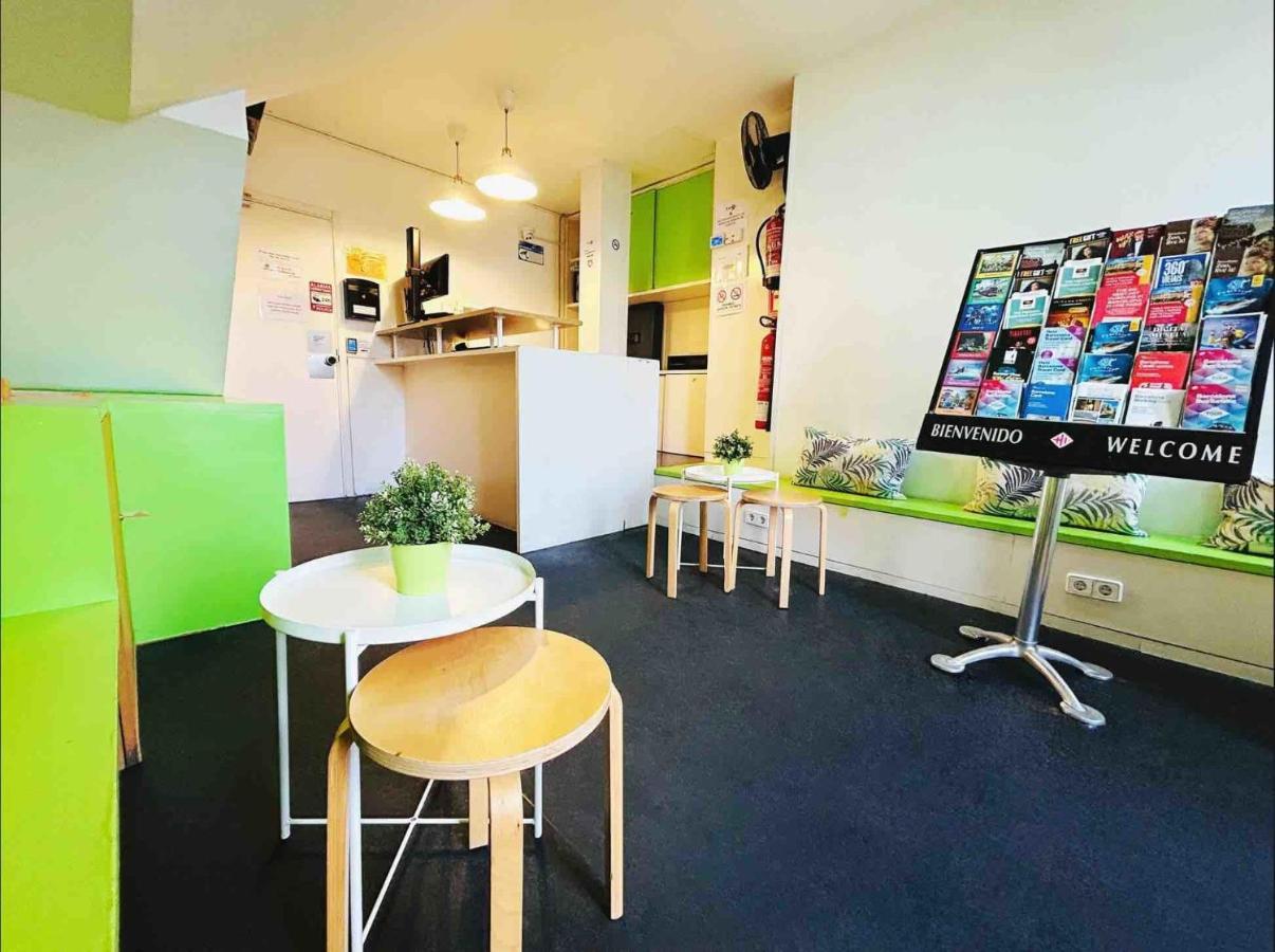 And Basic Universitat For Young Casa de hóspedes Barcelona
